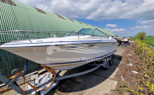 Sea-Ray-220-OVERNIGHTER-01 Sea-Ray-220-OVERNIGHTER-01